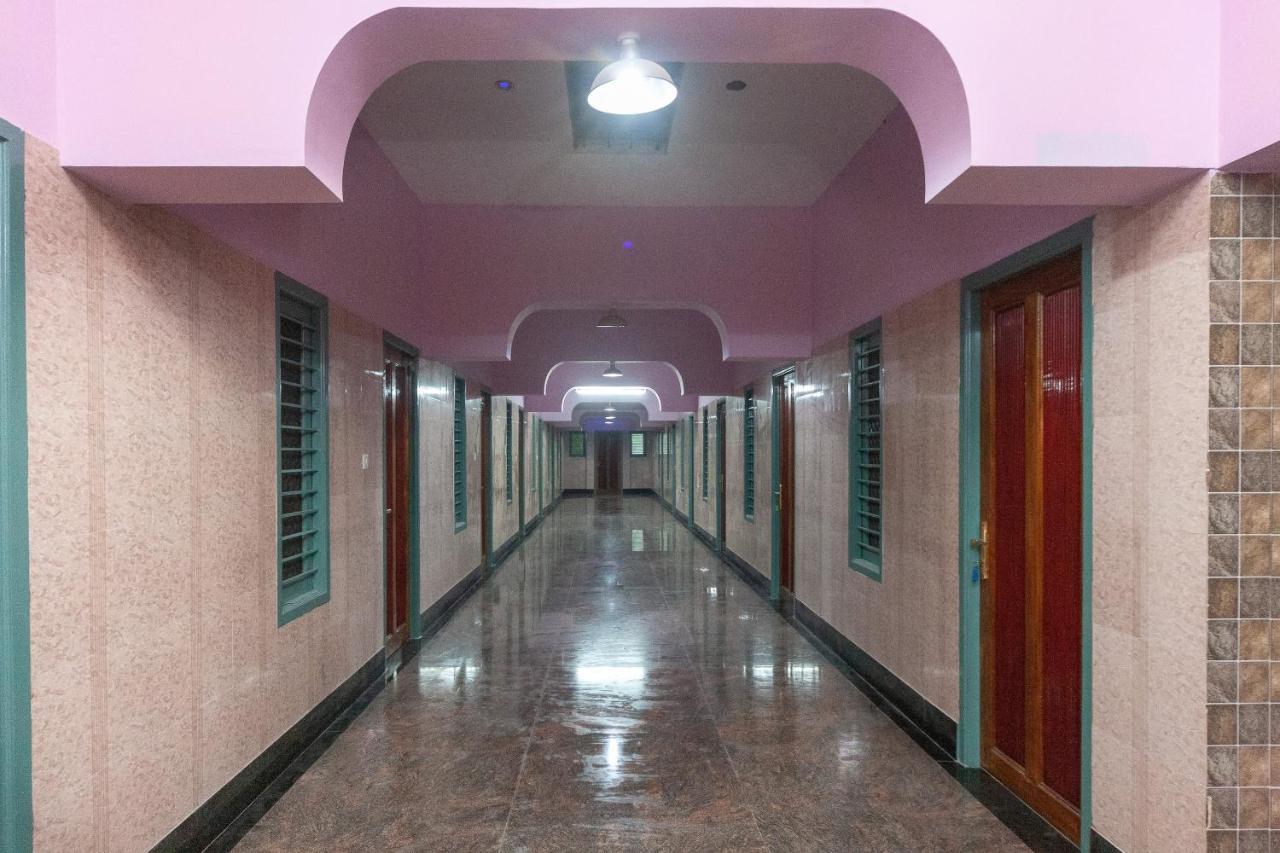 Oyo 24053 Auro Gp Guest House Όρβιλ Εξωτερικό φωτογραφία
